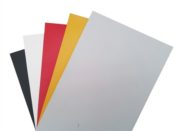 màng PVDF có chống tia UV không